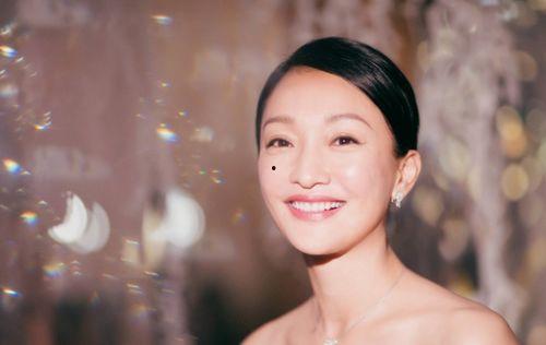 周迅吃瓜素材视频,娱乐圈幕后趣事大揭秘